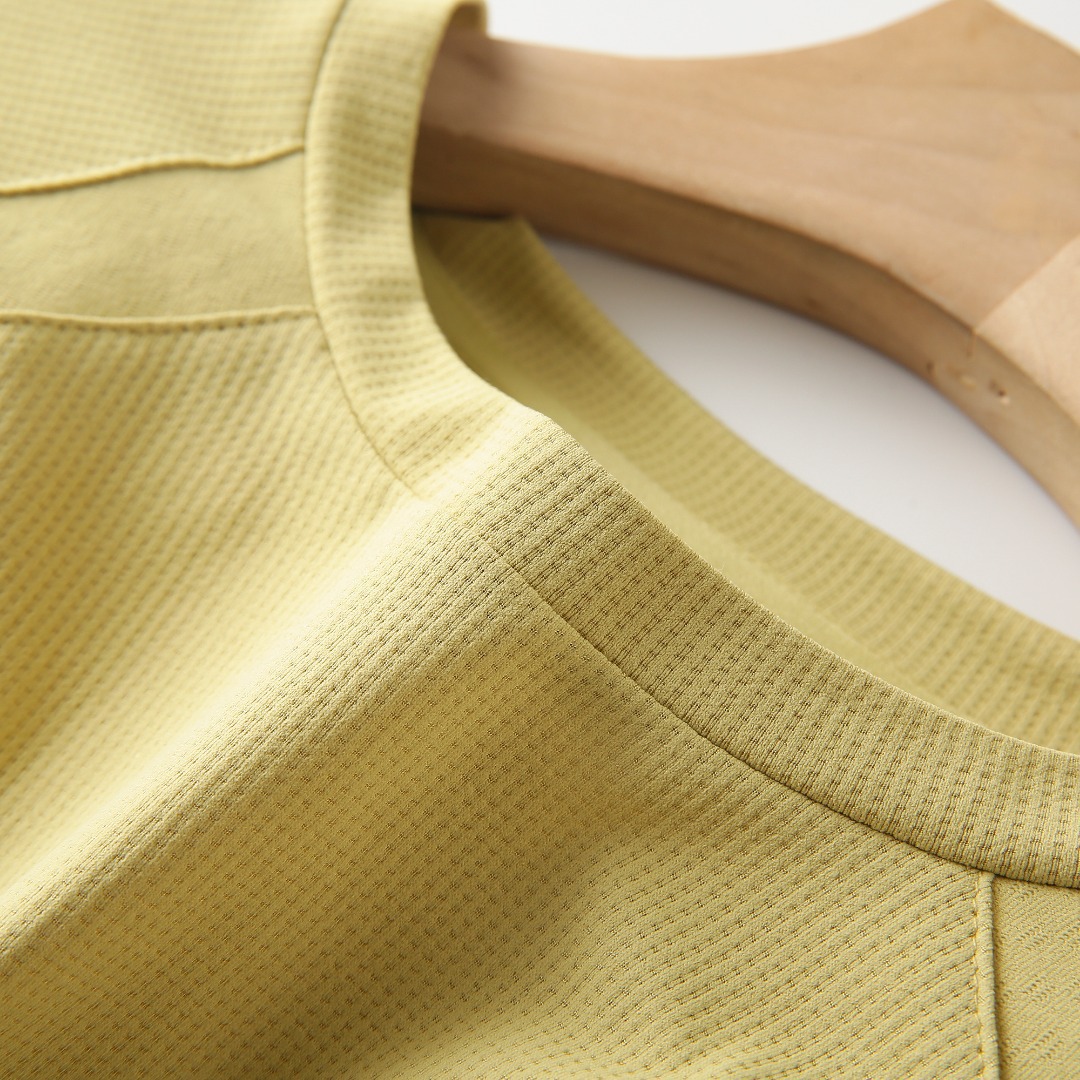 เสื้อยืดแขนยาวยืดหยุ่นสูงระบาย - Men'S Fashion Trends 2025 บทวิจารณ์และราคา